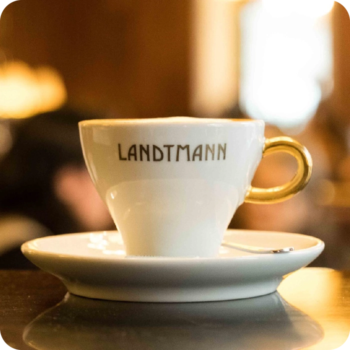 LOLYO Kaffeeplausch Wien Cafe Landmann - Kaffee Tassen